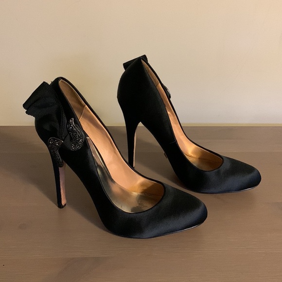 Badgley Mischka Black Pumps with Rhinestone Embellishments - Women’s Size 7.5 - Picture 4 of 8